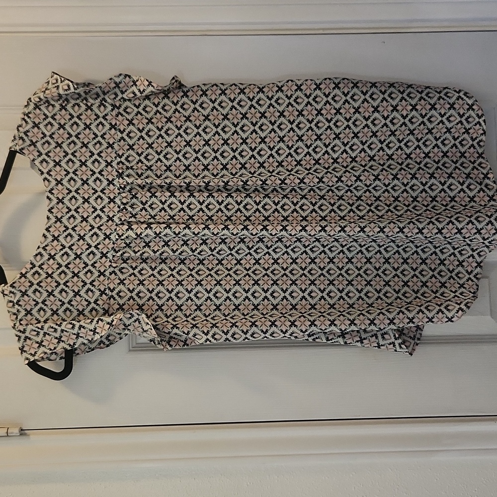 Assortment Of ANN TAYLOR AND LOFT Tunic tops - Picture 9 of 9